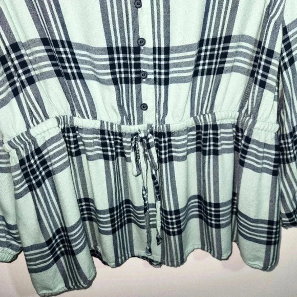 Lane Bryant Peplum Top Plaid Aqua & Black Soft Button Detail - Picture 5 of 10